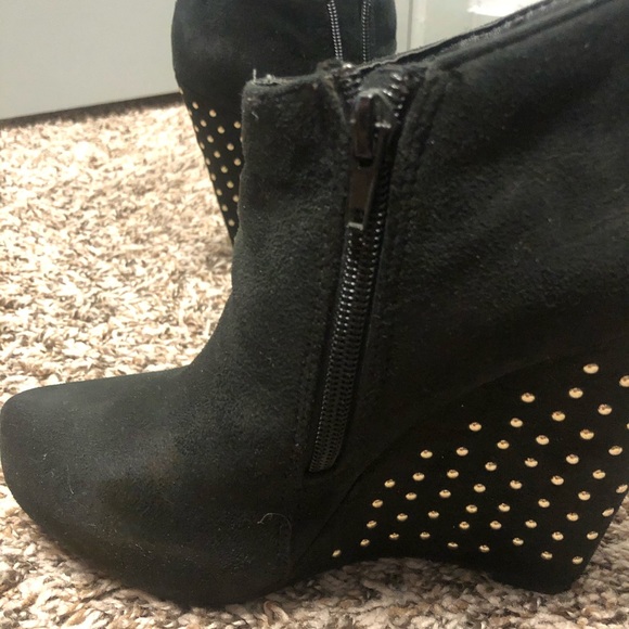 Woman’s booties - Picture 3 of 4